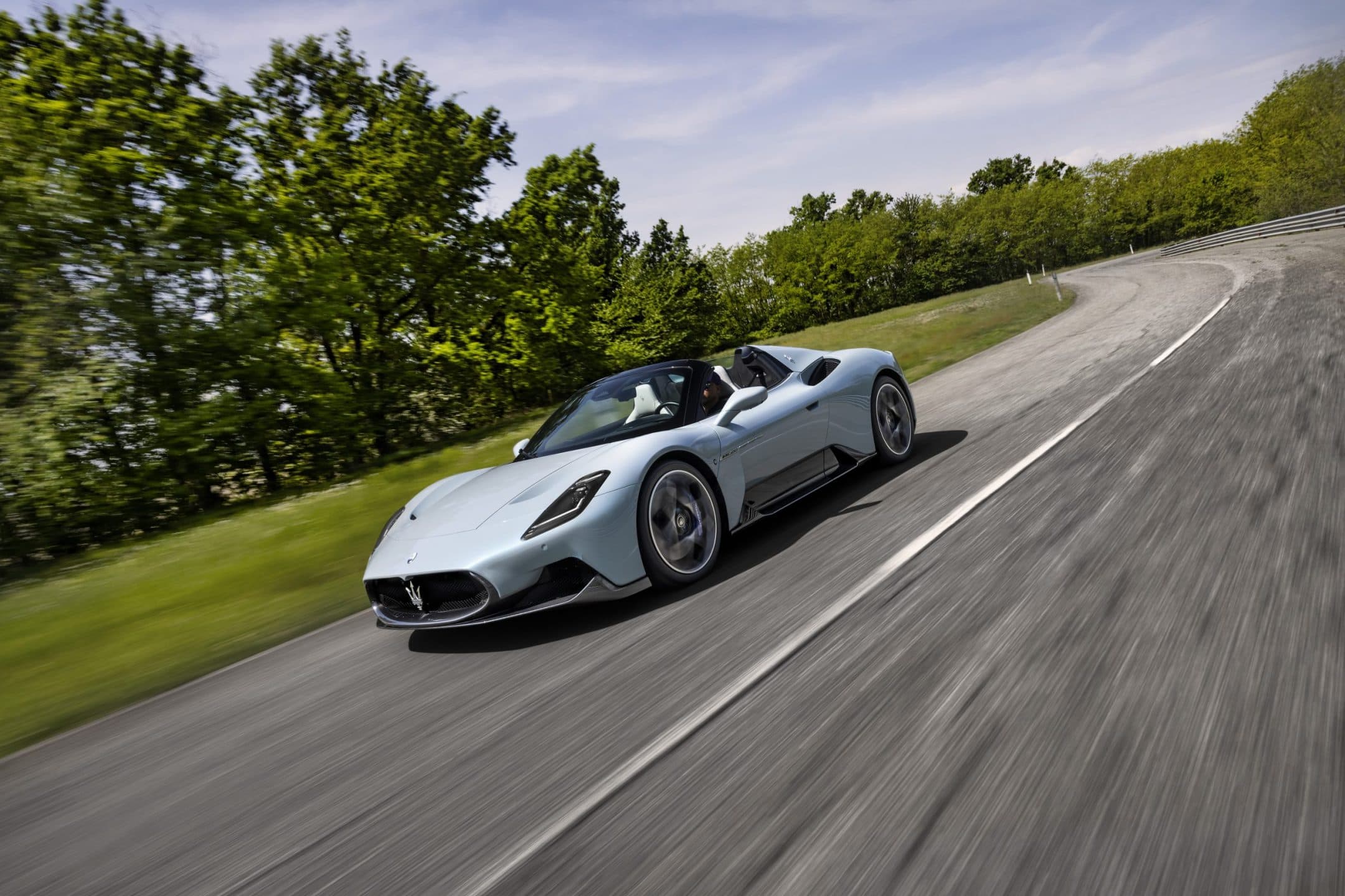 Maserati presenta la nuova cabrio: arriva la MC20 Cielo. Un mix di eleganza e sportività