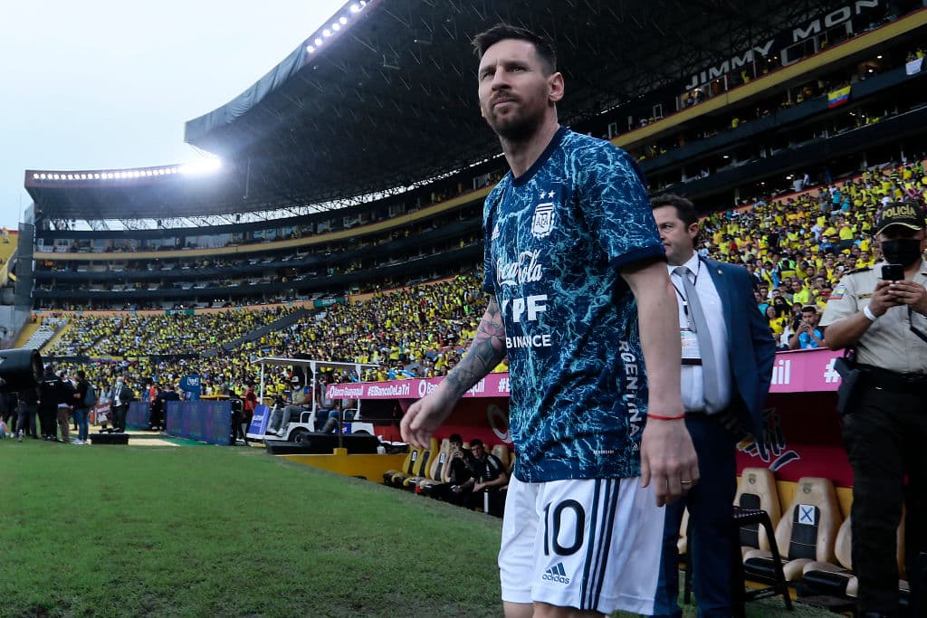 La classifica dei 50 sportivi più pagati al mondo: Messi batte Ronaldo