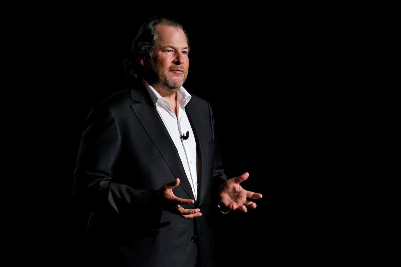 Lo smart working non convince i miliardari: il 52% di loro scommette sul modello ibrido. Il sondaggio di Forbes