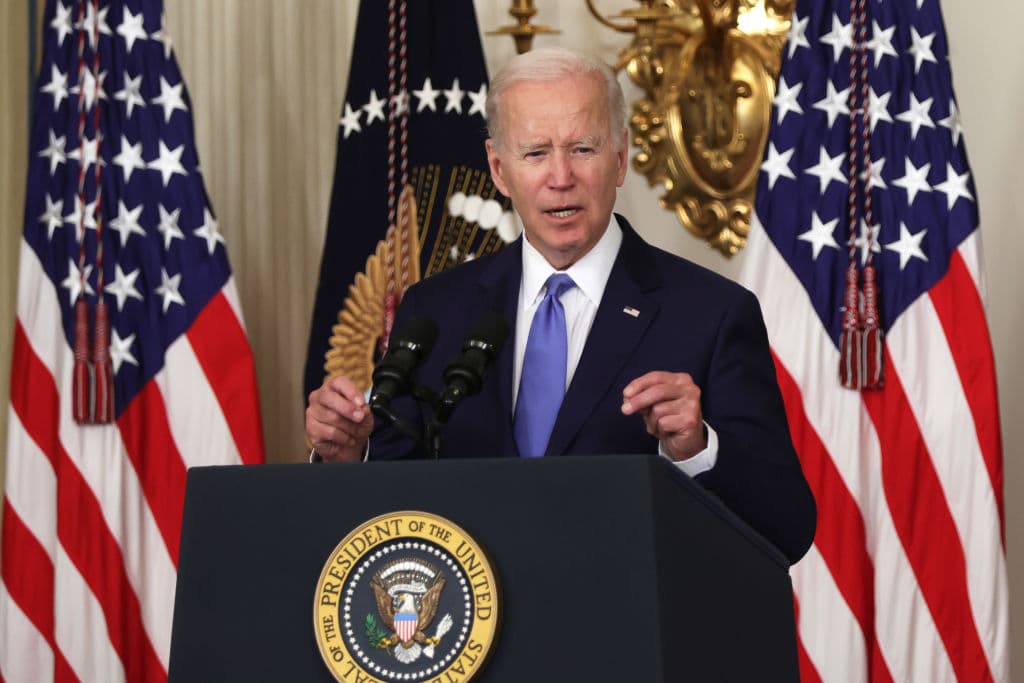 Biden perde il sostegno dei più ricchi ma resta in corsa: "Non mi interessa cosa pensano i miliardari"