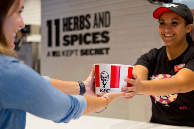KFC continua a investire in Italia: aperte 256 nuove posizioni lavorative
