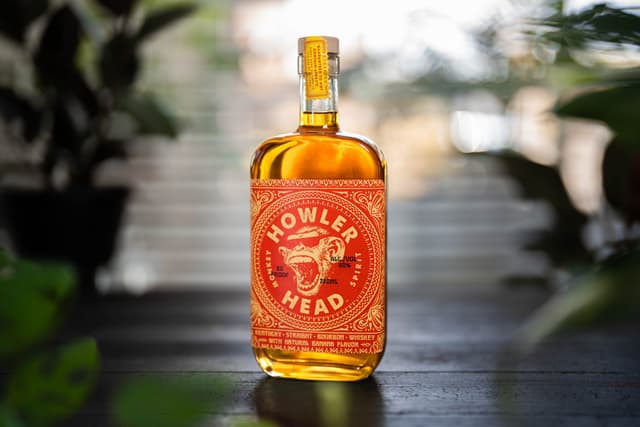 Campari compra il 15% del bourbon alla banana di Howler Head. E punta al 100%