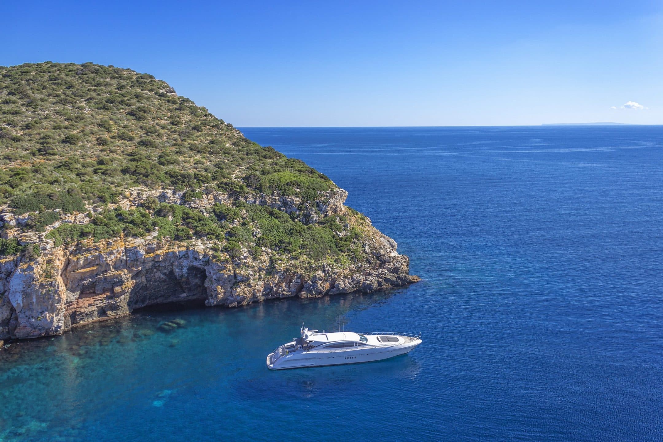 Isole private o crociere su yacht? Dalle Baleari alla Riviera, ecco alcune esperienze di puro lusso