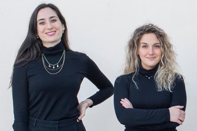 Gli abiti di questa startup ci proteggeranno dal riconoscimento facciale ingannando l'intelligenza artificiale