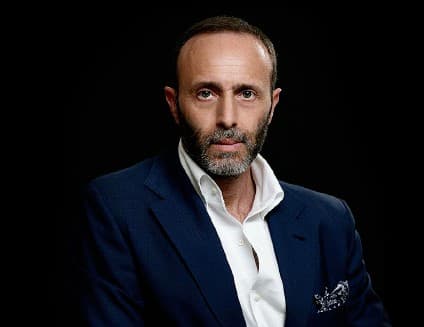 Questo gioielliere italiano ha donato le sue creazioni a Sotheby's per beneficenza