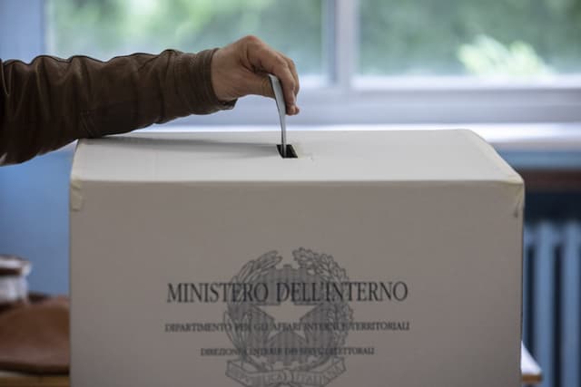 Come si vince la campagna elettorale? Lo studio sul consenso dei leader politici sui social