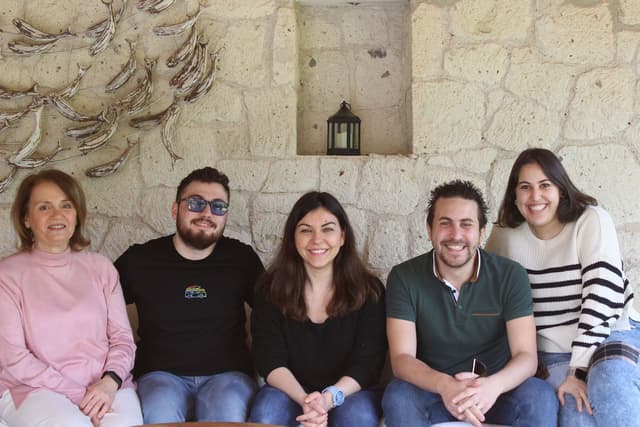 Culle, passeggini e seggiolini a noleggio: la startup sostenibile che facilita i viaggi con "bebè a bordo"