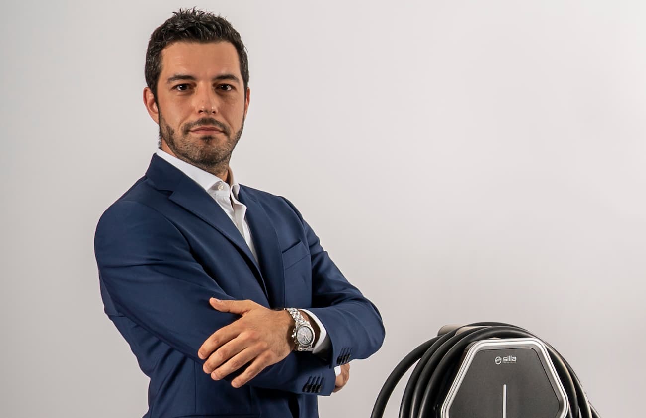 Questa azienda italiana che si è ispirata alla Tesla sta rivoluzionando il mondo della mobilità elettrica