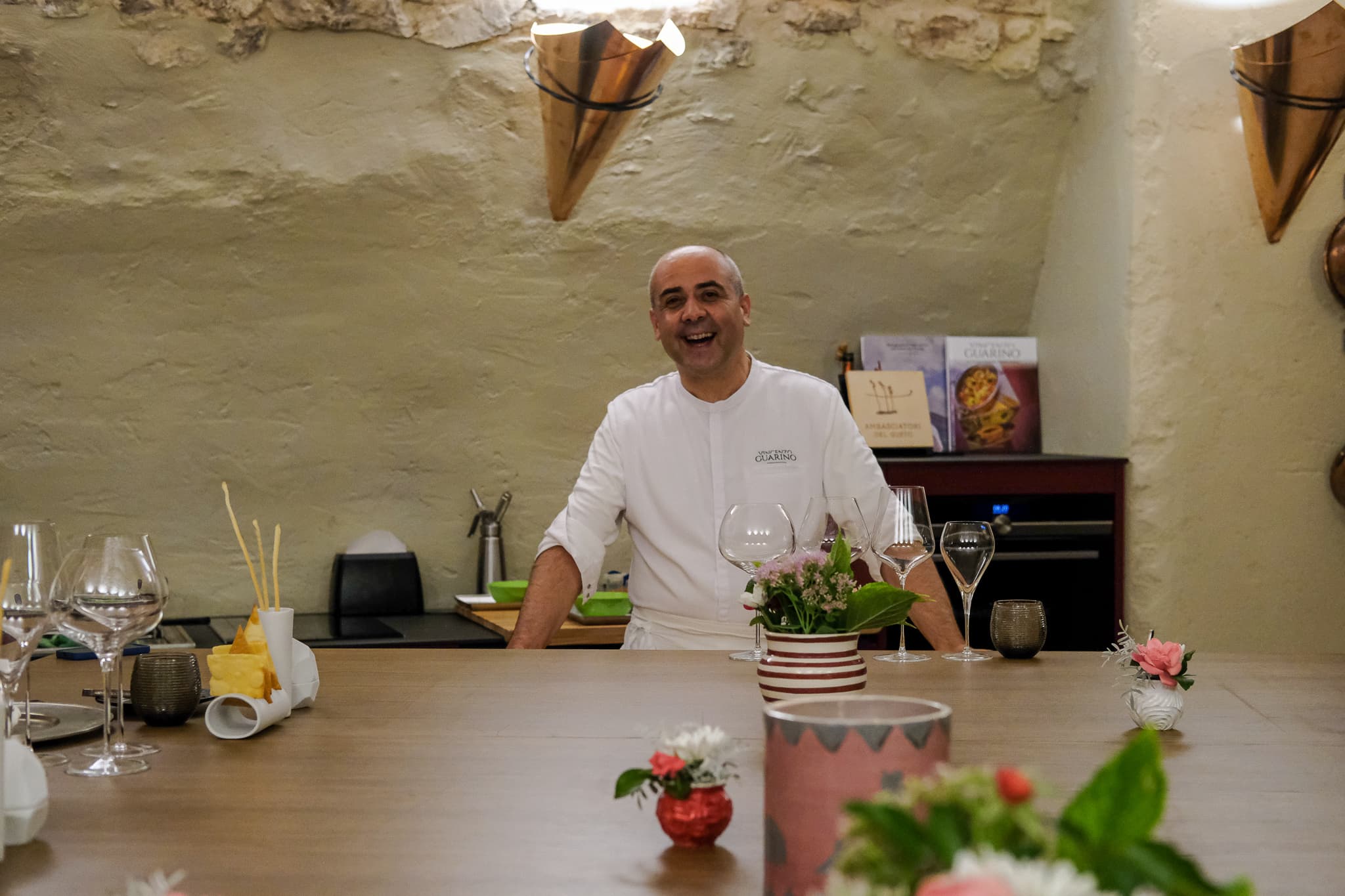 Dalla Campania all'Umbria collezionando stelle Michelin: il viaggio dello chef Vincenzo Guarino tra borghi nascosti e la torta di Maradona