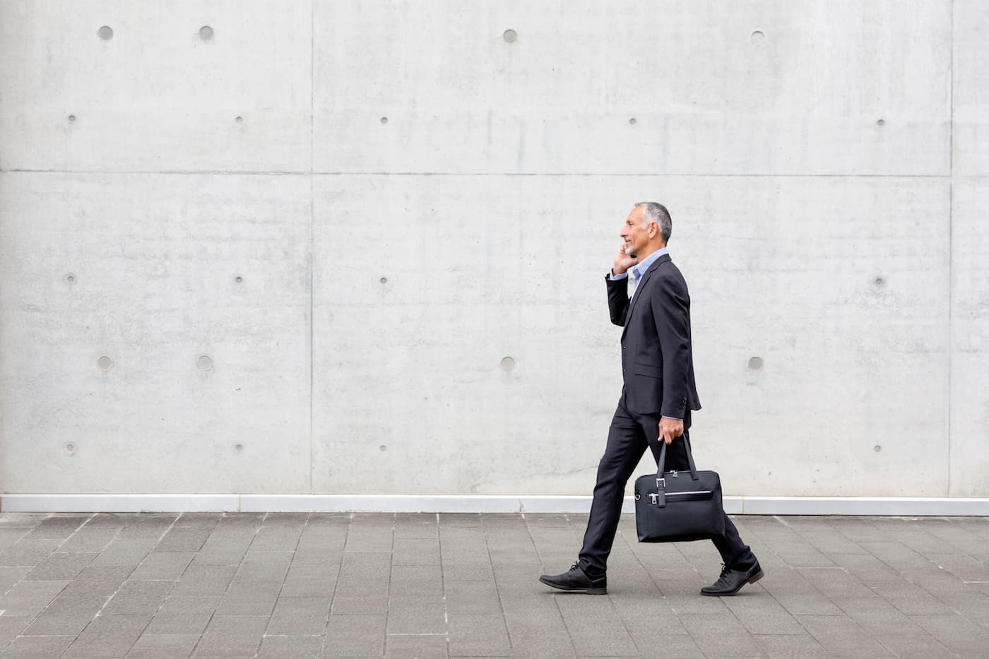 Un italiano su tre pronto a cambiare lavoro: cos'è il fenomeno del quitfluencer