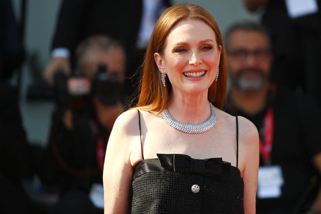 Produttrice, attivista e imprenditrice: Julianne Moore si racconta a Forbes. "Il successo? Tutta questione di disciplina"