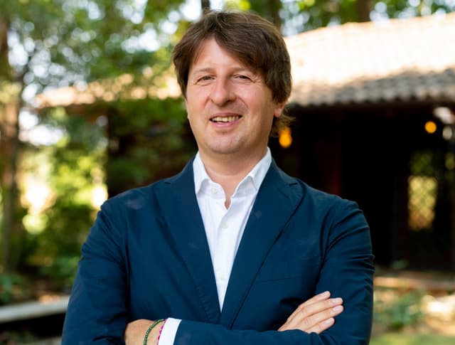 È stato tra i primi a investire in Lyft, Deliveroo e SpaceX: chi è il "centauro italiano dell'innovazione"