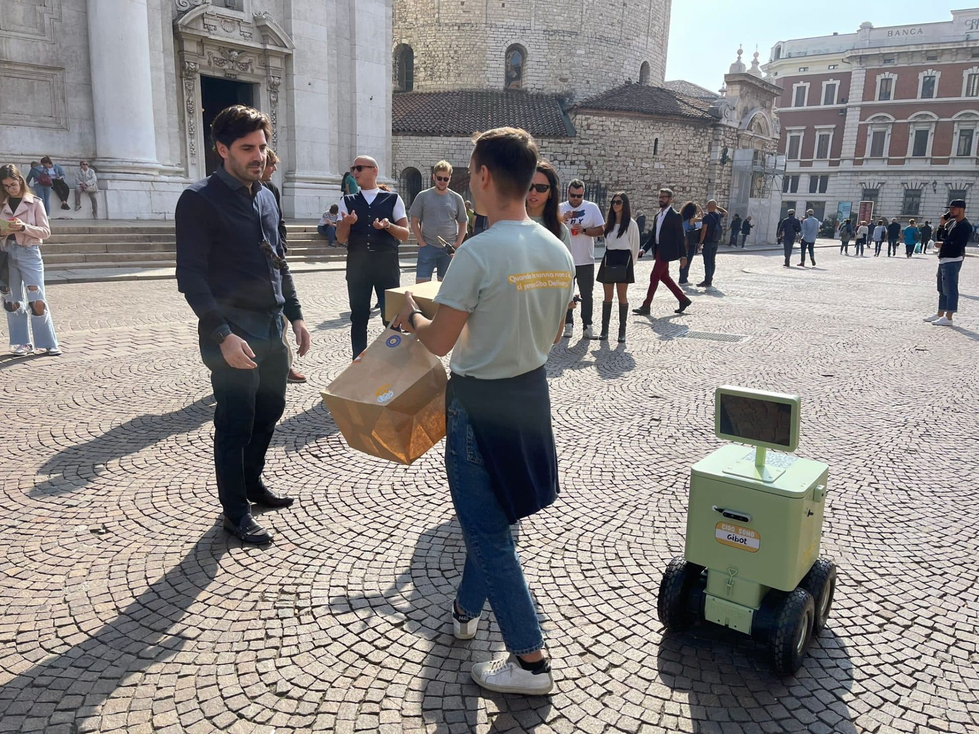 Robot comandati a distanza da persone disabili: la startup bresciana che vuole rivoluzionare il delivery