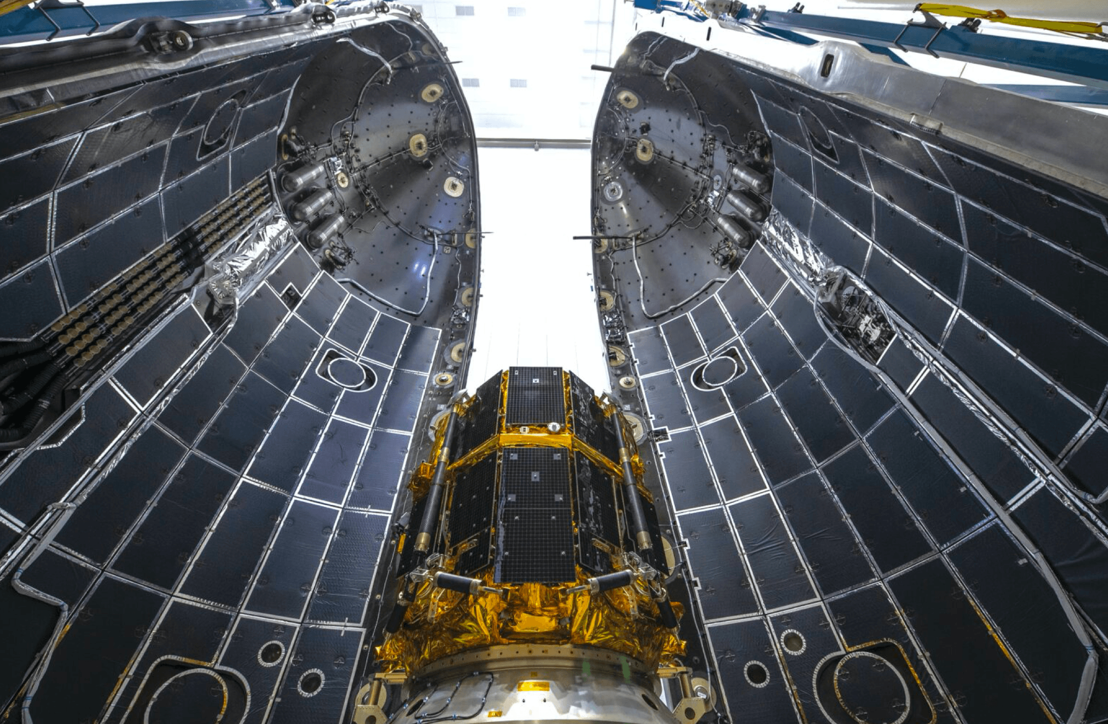 Il lancio della navicella giapponese Hakuto-R M1 promette di diventare la prima missione privata della storia a raggiungere la Luna