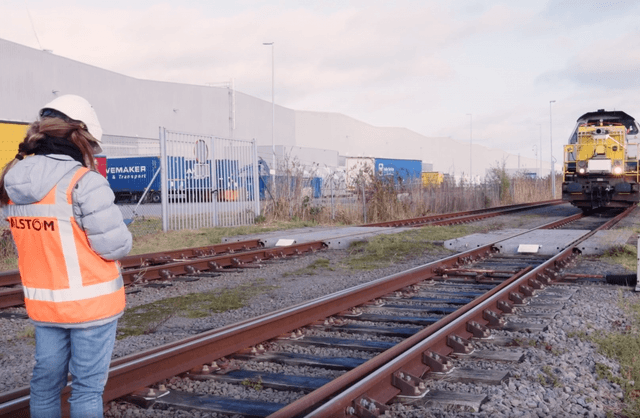 Trasporti ferroviari più sicuri ed efficienti? Questa azienda francese sta rendendo "intelligenti" anche i binari