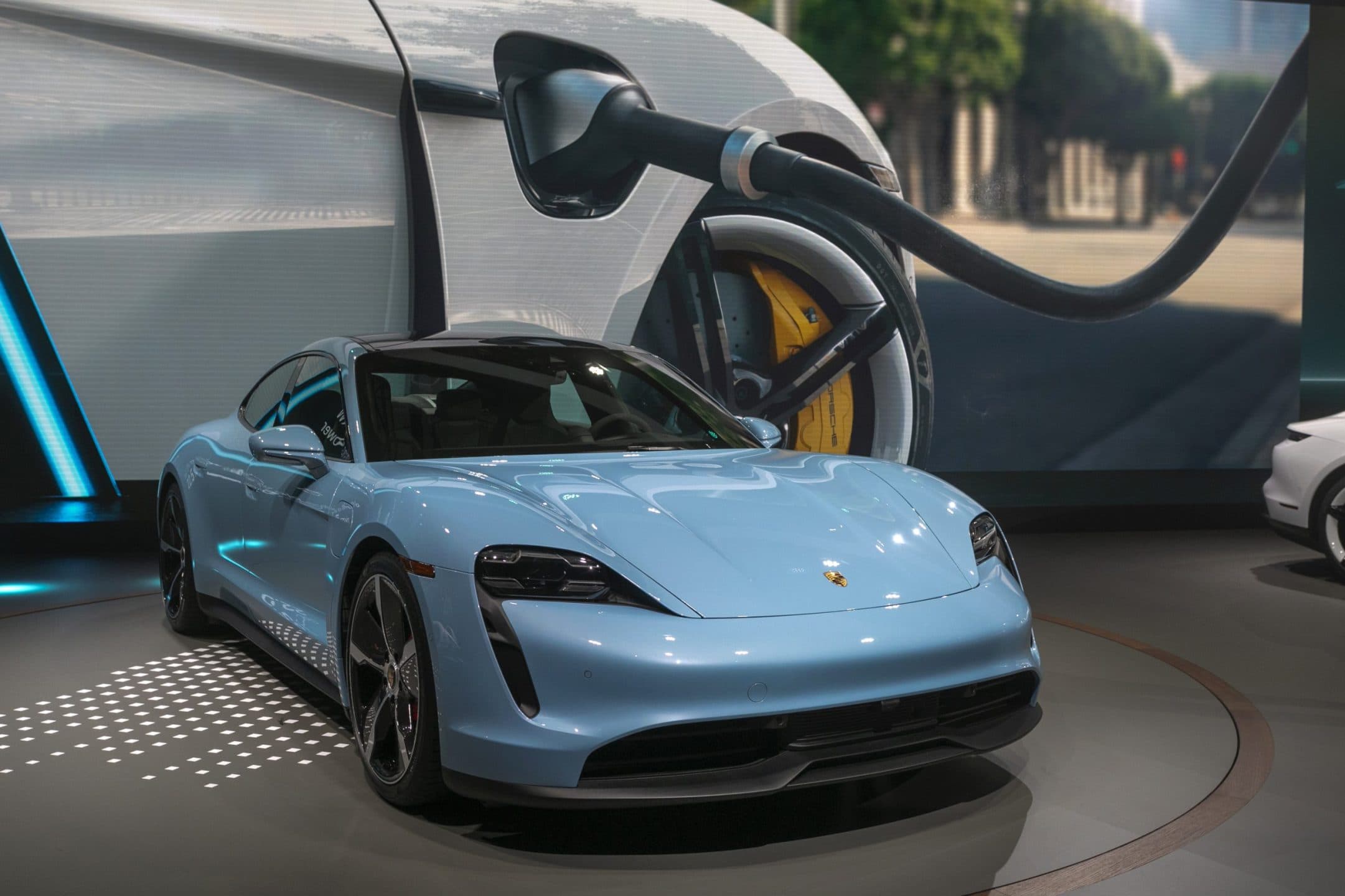 Eni Plenitude e Porsche Italia insieme per incentivare la mobilità elettrica