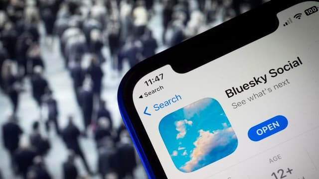 Che cosa c'è da sapere su Bluesky, il nuovo social network dell'ex ceo di Twitter