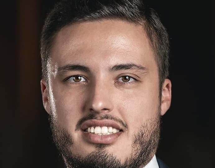 Dall'accademia militare alle strategie di investimento: come si diventa manager di successo a 31 anni