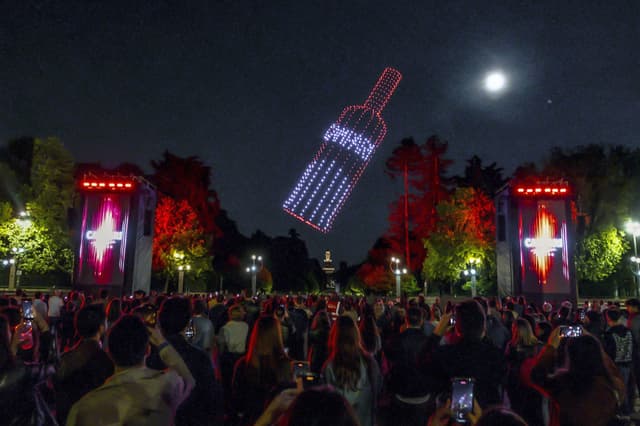 I drone-show di Luca Toscano e della sua Artech hanno colorato i cieli di Roma e Milano