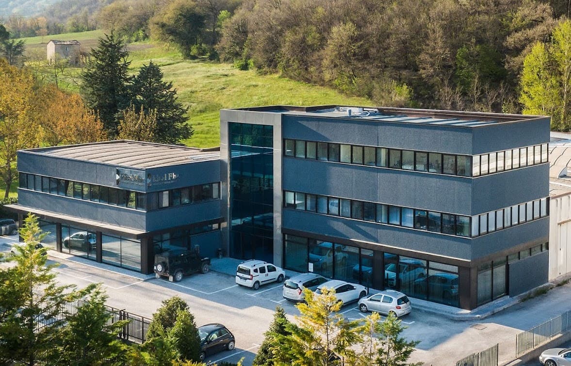 Alla scoperta della Jeans Valley, il distretto marchigiano da 327 aziende e 2.200 lavoratori