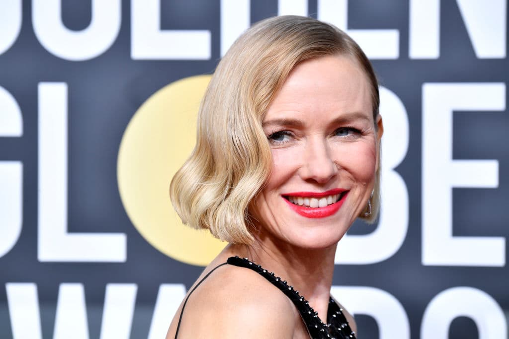 "Voglio combattere lo stigma della menopausa": Naomi Watts racconta i progetti del suo brand di prodotti olistici