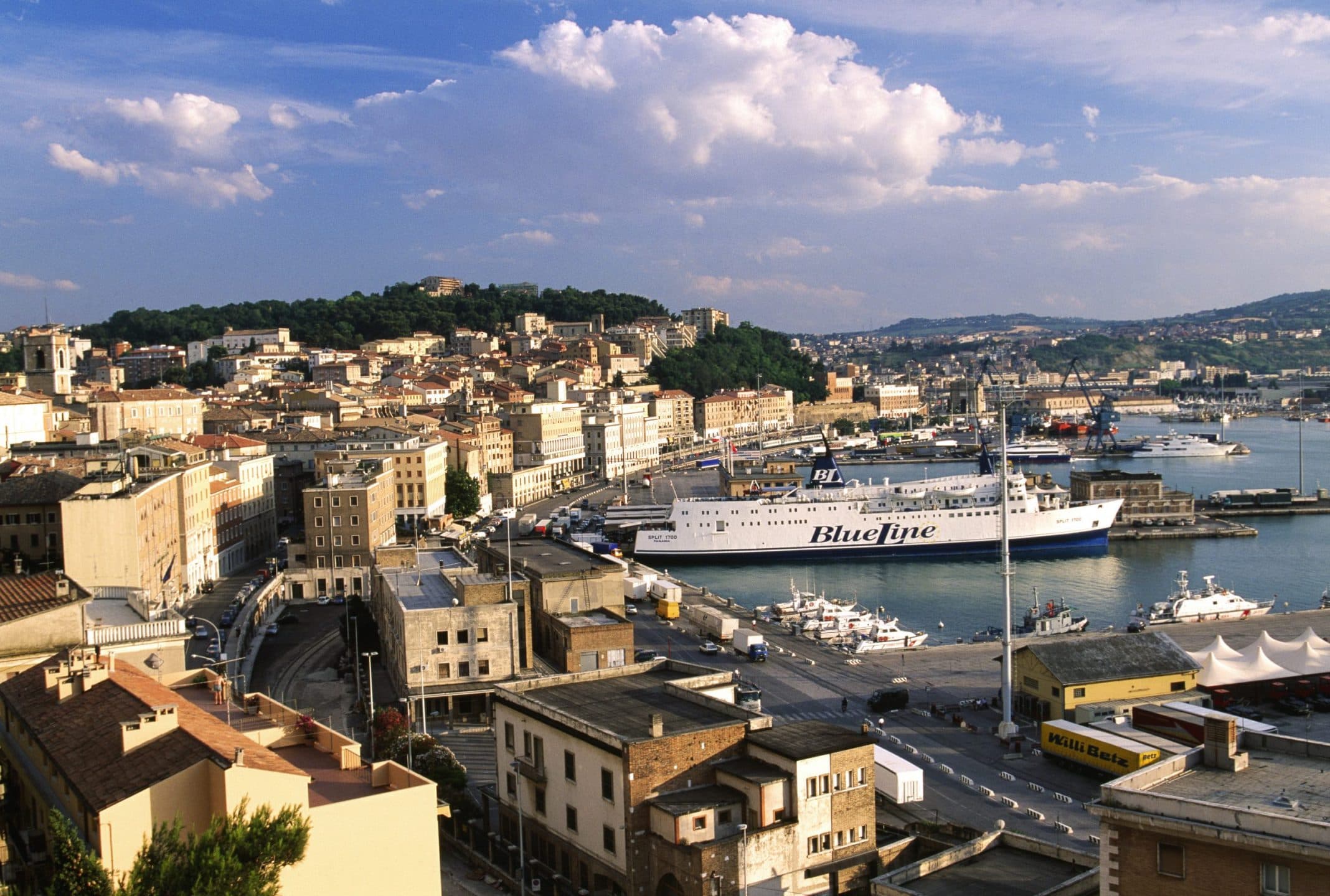 Così questa azienda di Ancona da 120 anni facilita il traffico di merci e idee