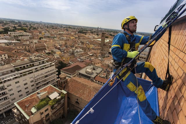 Da un garage alla quotazione in Borsa: la scalata di EdiliziAcrobatica