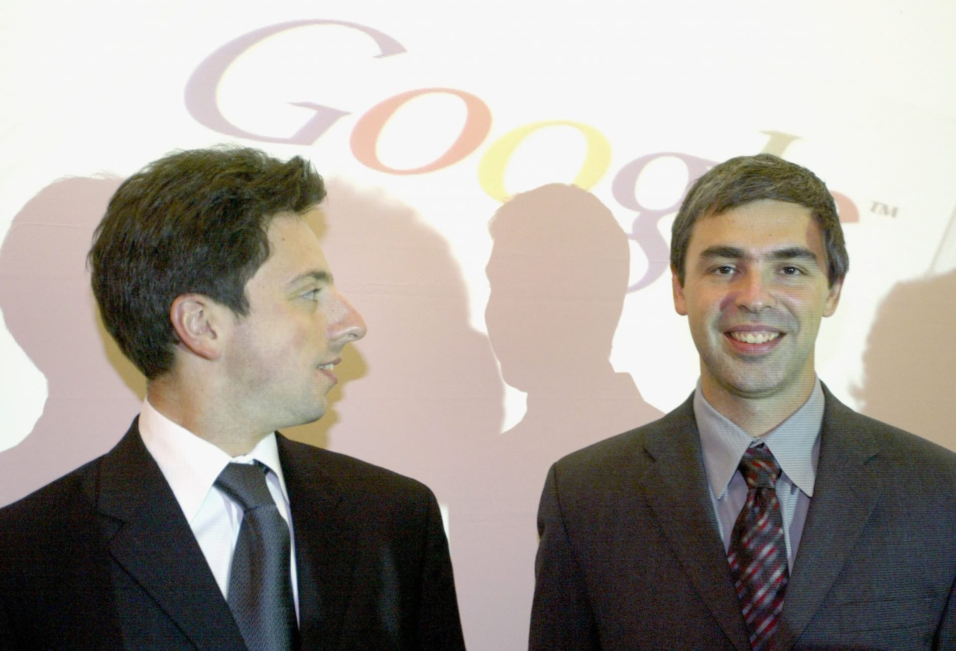 Il rally di Alphabet fa salire i patrimoni dei cofondatori di Google di 15 miliardi di dollari