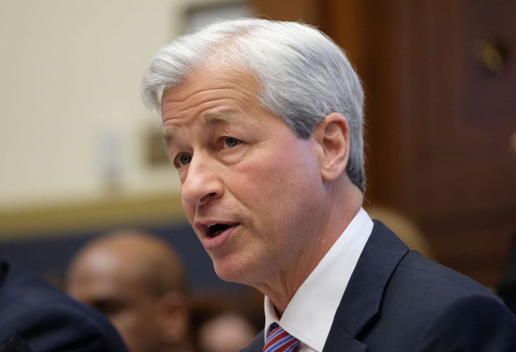 Jamie Dimon cederà 141 milioni di dollari di azioni di JPMorgan. È la prima vendita in 17 anni da ceo