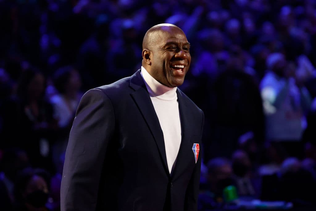 Magic Johnson è diventato miliardario: è il quarto atleta professionista della storia