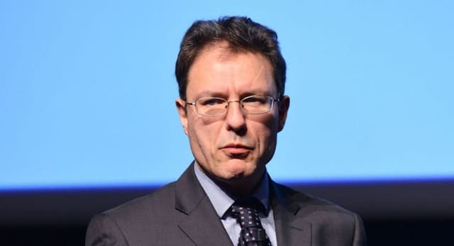 Dalla stagione politica dell’individualismo a quella della comunità. La transizione auspicata da Luciano Floridi