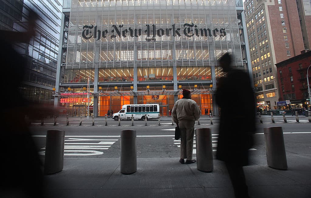 Il New York Times fa causa a OpenAI e Microsoft per violazione di copyright: "Danni per miliardi di dollari"