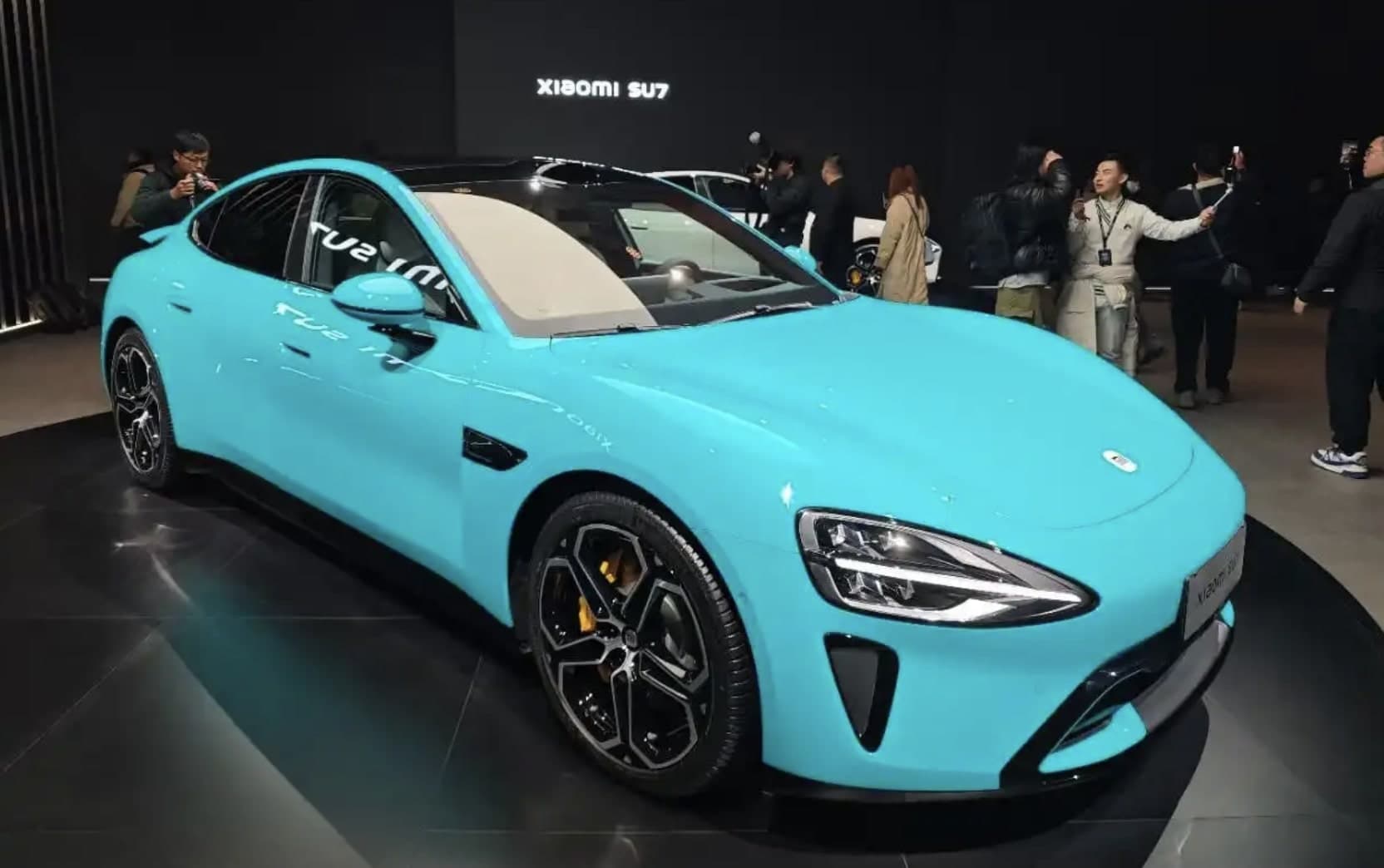 Xiaomi svela la sua prima auto elettrica: "Accelerazione e autonomia superiori a quelle di Tesla"