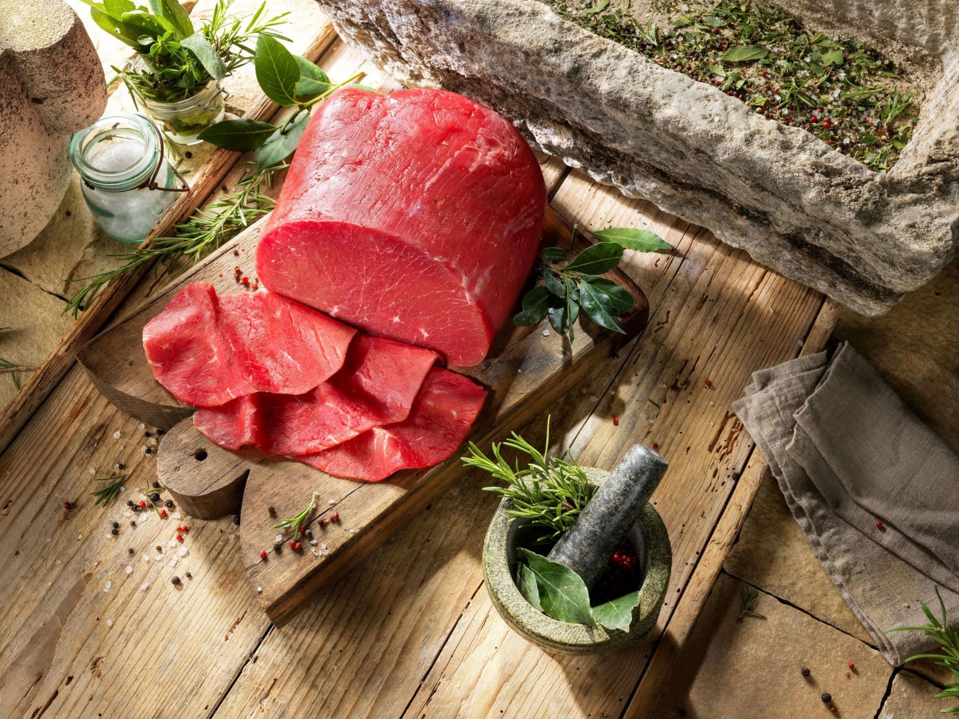 Sapori di montagna: la storia di questa azienda del Trentino che produce carne salada