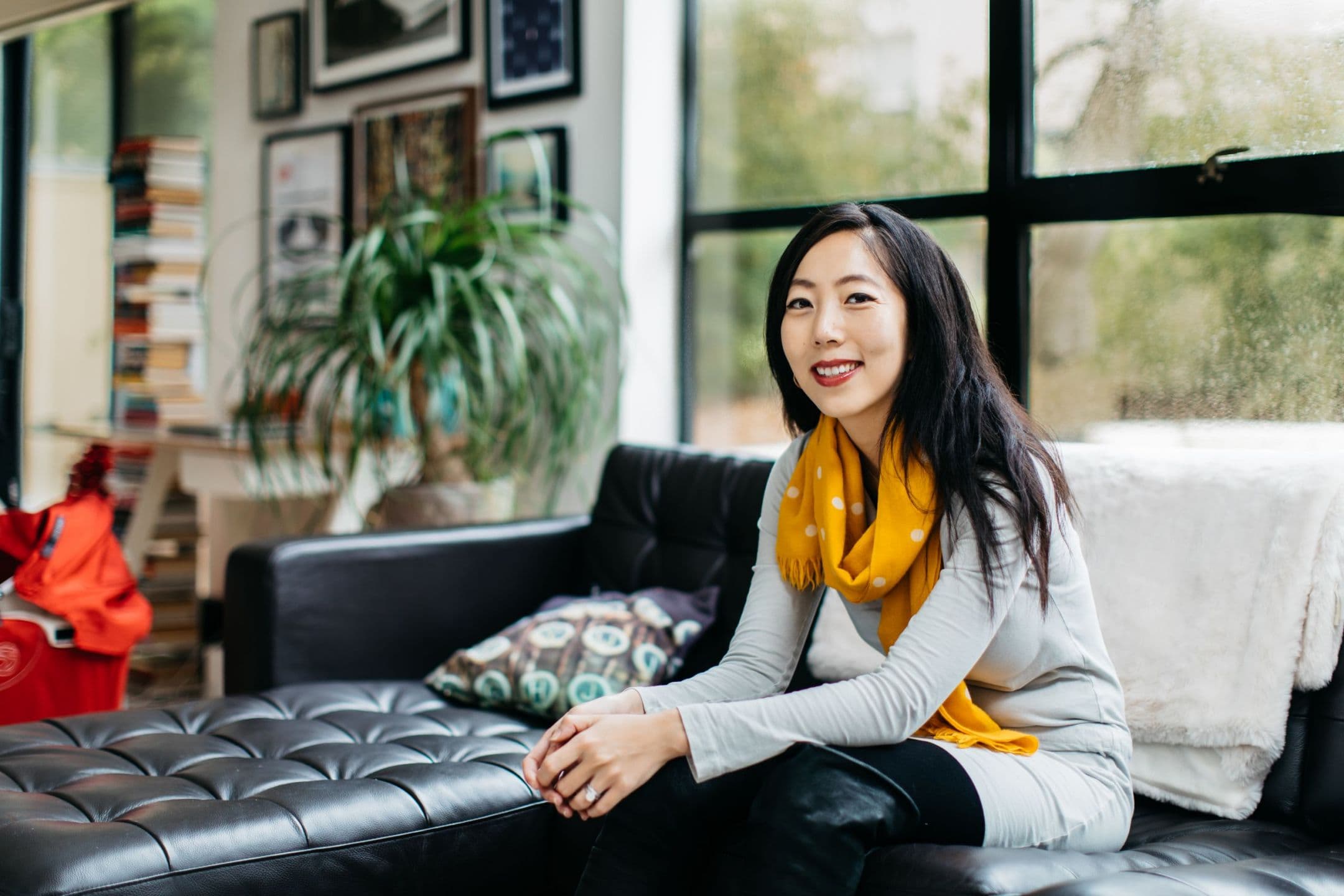 Chi è Julie Zhuo, l'ex vicepresidente di Facebook che ha fondato una startup sull'IA