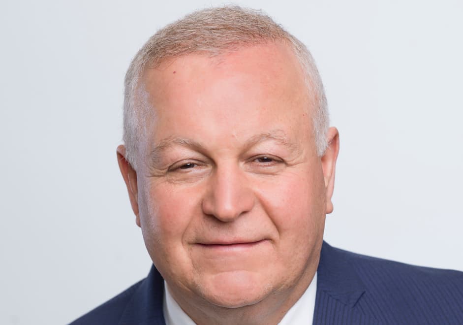 A tu per tu con il miliardario di origini iraniane che sta aiutando la Nasa a tornare sulla Luna