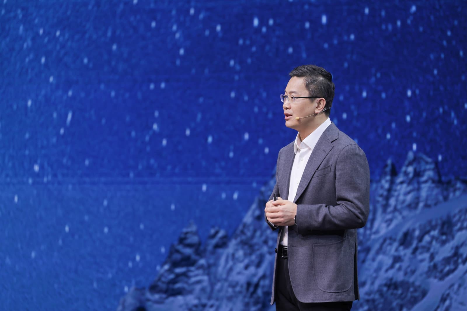 "Come sarà l'auto a guida autonoma SU7": il presidente di Xiaomi racconta le novità del marchio cinese