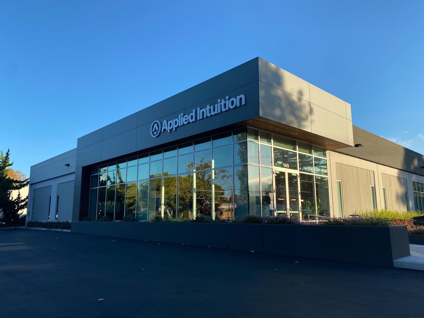 Questa startup sulla guida autonoma ha raccolto 250 milioni di dollari: tra gli investitori anche l'ex pilota di F1 Nico Rosberg