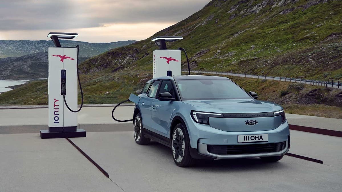 Linee pulite e carattere deciso. La nuova Explorer elettrica di Ford è arrivata in Italia