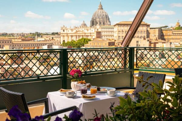 La Grande Bellezza vista dall’alto: i 10 migliori rooftop bar e ristoranti con terrazza di Roma