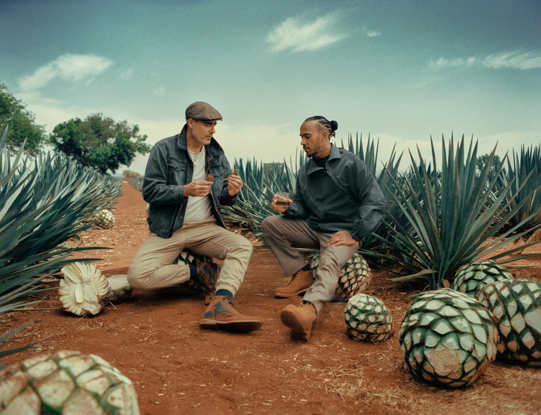 Lewis Hamilton lancia il primo spirit analcolico di agave blu al mondo