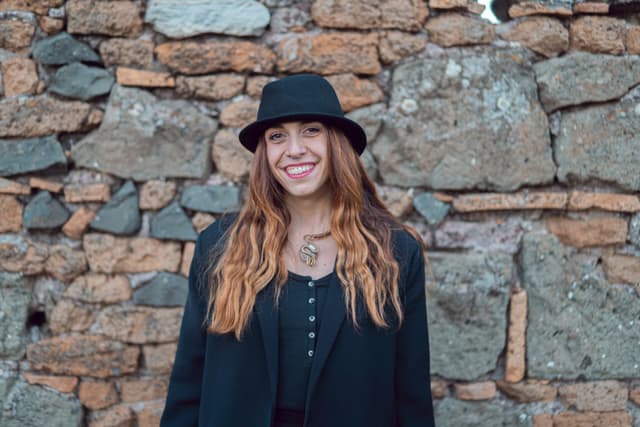 Questa under 30 romana promuove la parità di genere attraverso l'arte