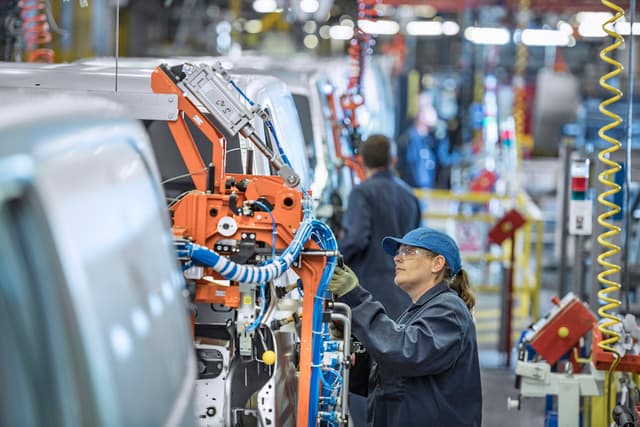 Cresce l'industria manifatturiera in Italia: fatturato verso i 1.160 miliardi entro fine 2024
