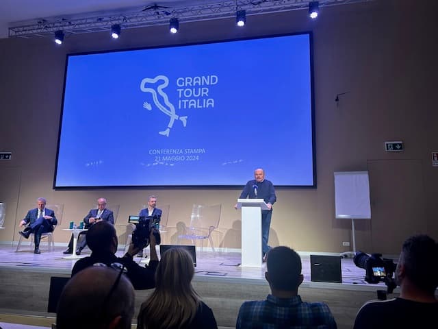 Dopo Fico, Oscar Farinetti ci riprova: il 5 settembre a Bologna apre il Grand Tour Italia