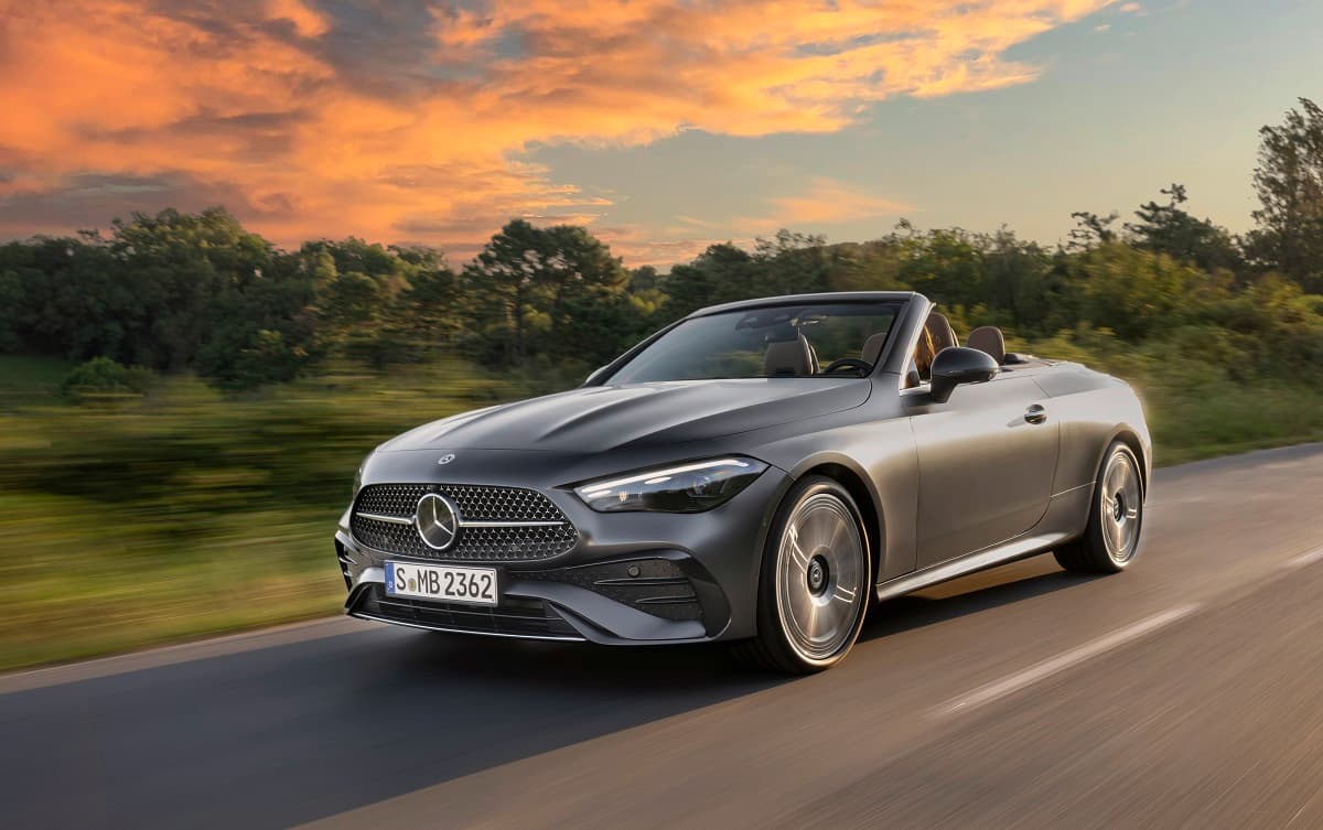 Eleganza avvolgente ‘en plein air’ con la nuova Mercedes Cle Cabrio