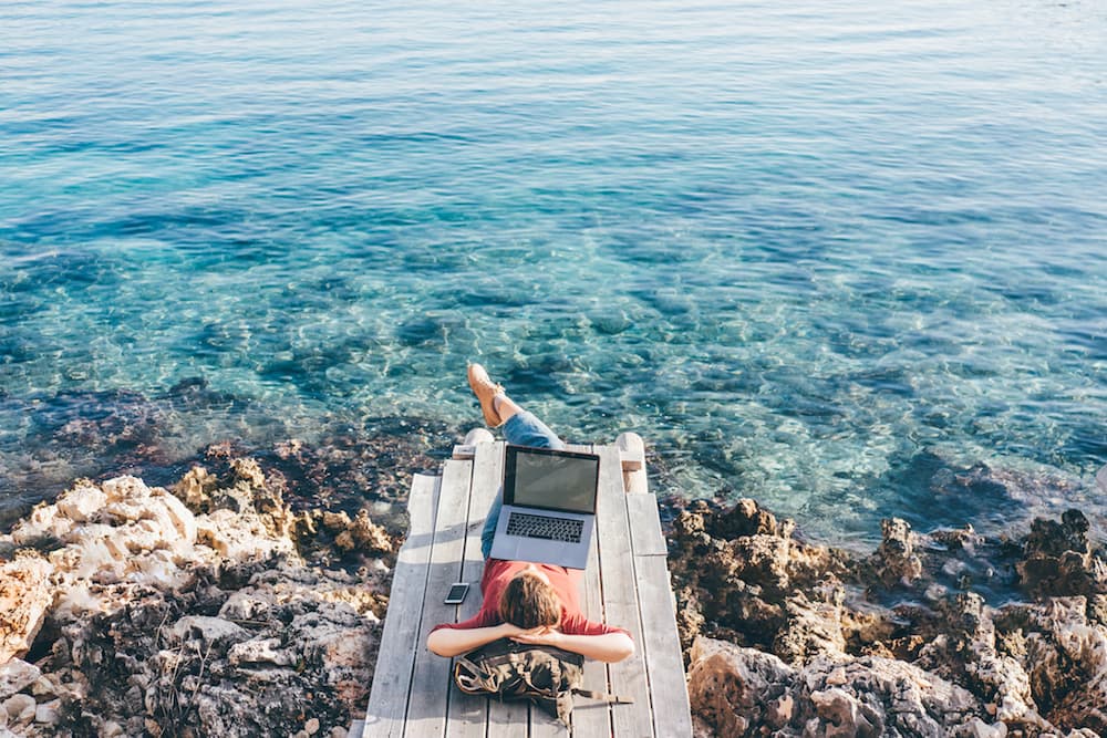 La soddisfazione dei dipendenti aumenta e la produttività non cala: cosa dice il nuovo studio sul lavoro da remoto