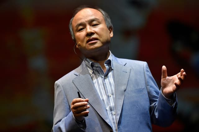 La fortuna di Masayoshi Son cala di quasi 5 miliardi di dollari a causa di OpenAI