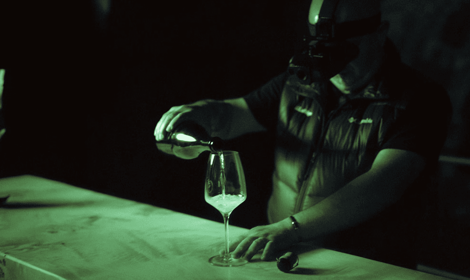 Questo spumante prodotto da un'azienda vinicola slovena è prodotto nella più totale oscurità