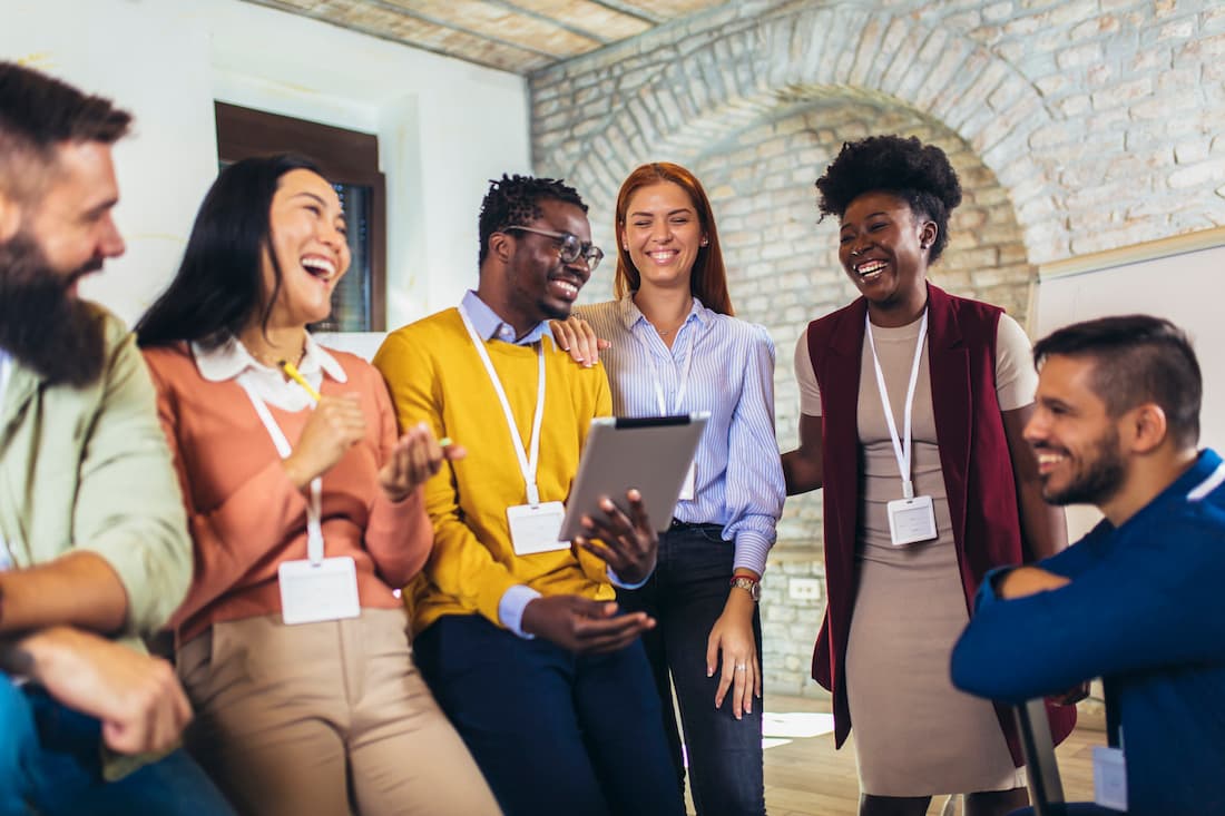 Quali sono i migliori ambienti di lavoro in termini di diversità, equità e inclusione