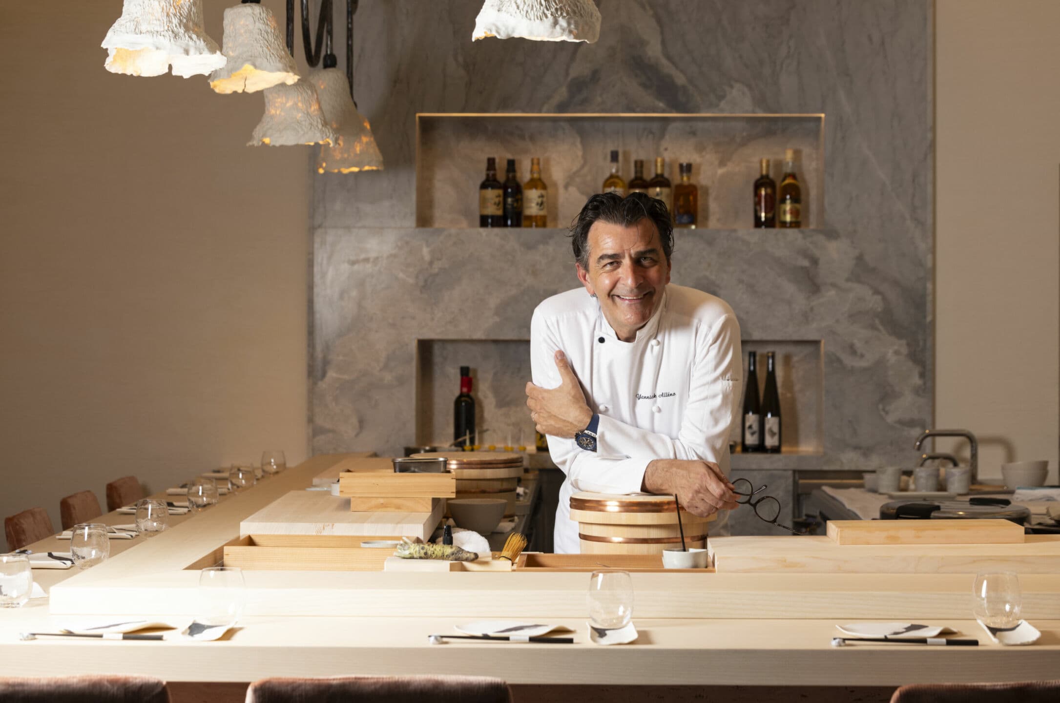 "Il mio sogno è aprire un ristorante stellato in Italia": lo chef Yannick Alléno si racconta a Forbes